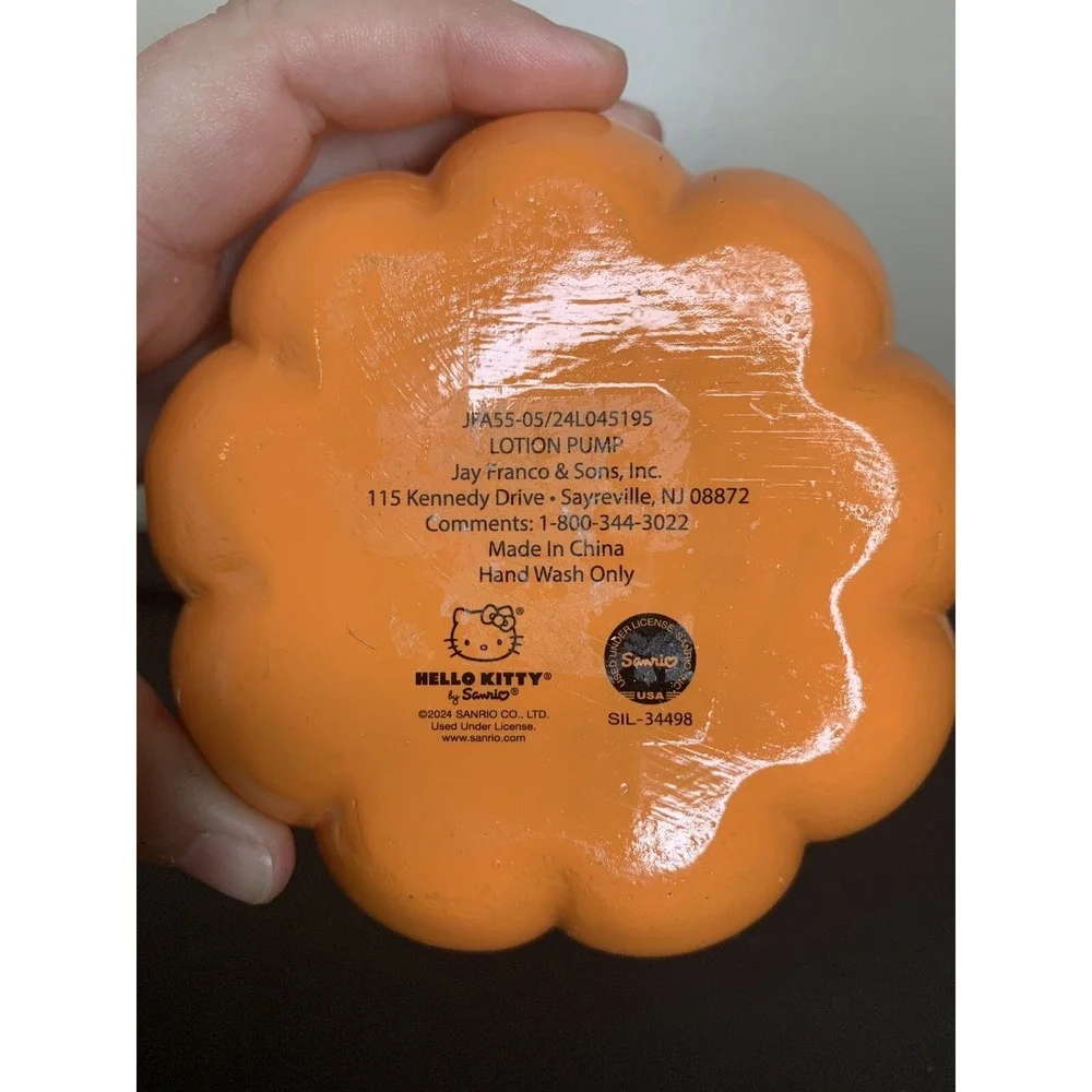 Hello Kitty‎ Pumpkin Lotion Pump Soap Dispenser Fall Kitchen Bathroom